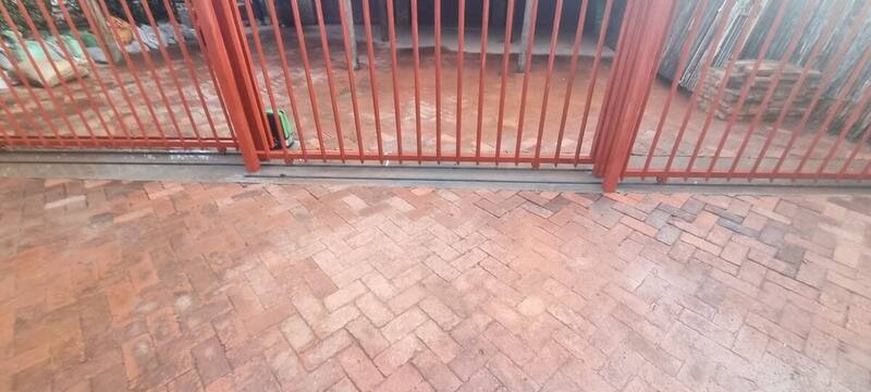 Track run : clean installation across the full driveway width