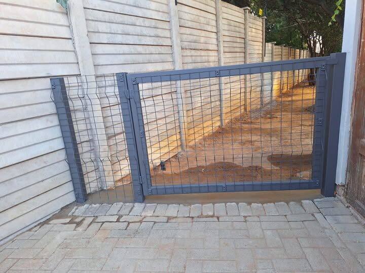 Mesh Panel Gate Installation